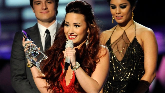 Peoples Choice Demi Lovato 2.jpg